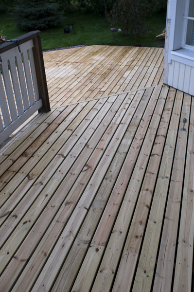 Terassi 45.jpg - sama ylhäältä - olisi voinut toki kuvata laajemmalla linssillä mutta...